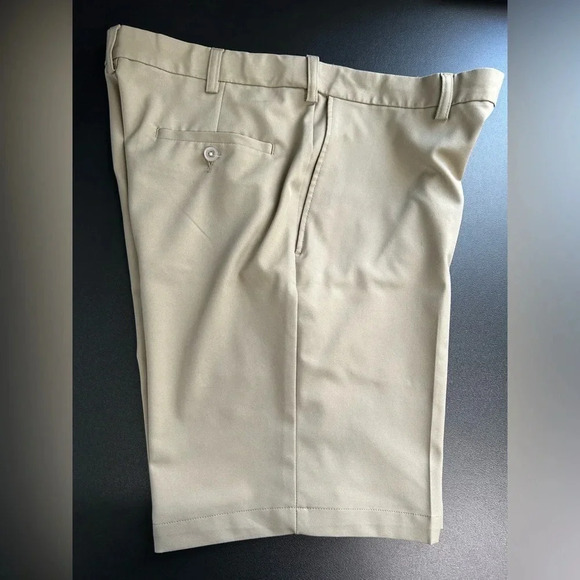 Haggar Mens 36  Cool 18 Pro Expandable Waist Comfort Stretch Shorts‎ Khaki - Picture 4 of 13
